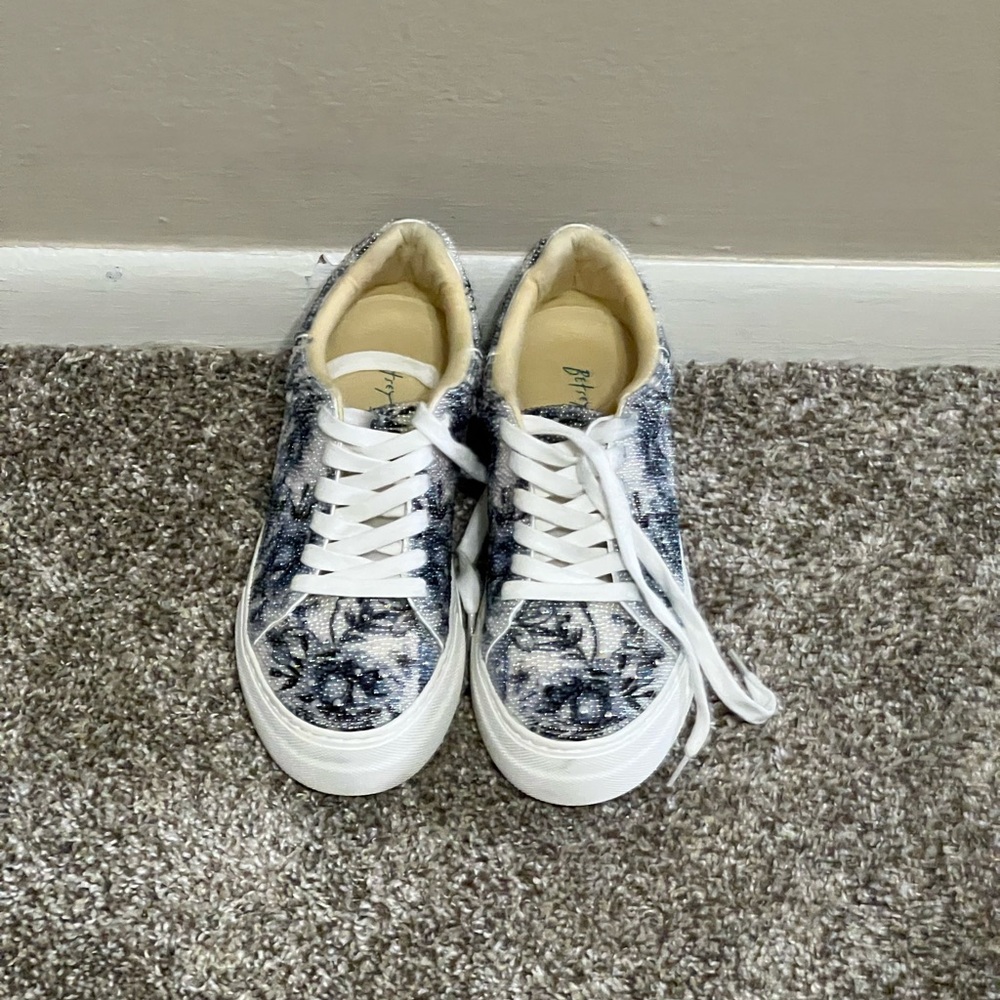 Betsy Johnson white sneakers with blue, sparkly flowers 6.5